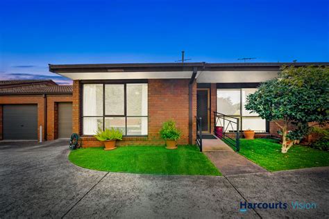 houses for sale in essendon victoria